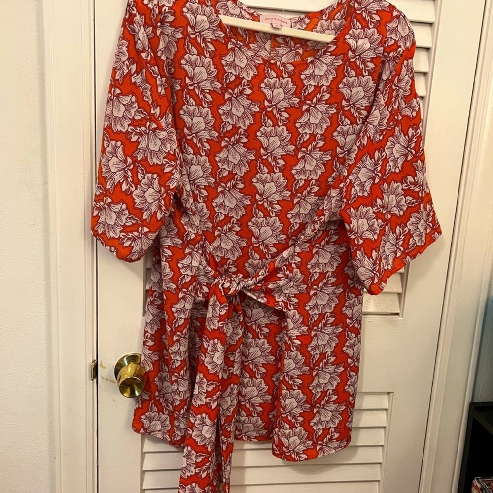 2X molly & isadora floral print blouse with belt.